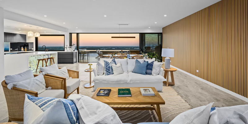 aussiebucketlist.com.au - Mountaintop Gated Villa with panoramic Ocean Views - 5