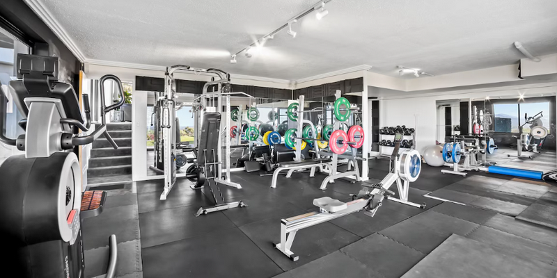 aussiebucketlist.com.au - Mountaintop Gated Villa with panoramic Ocean Views - 6