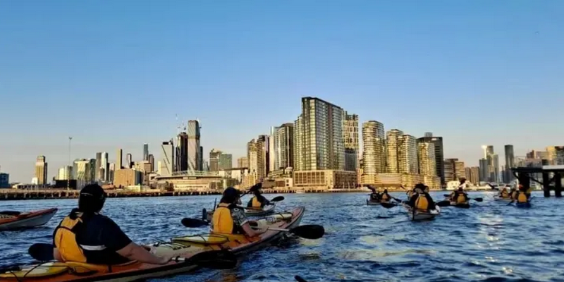 aussiebucketlist.com.au - Melbourne Moonlight Kayak Tour - 2
