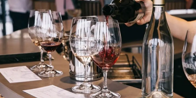 aussiebucketlist.com.au - Hunter Valley Helicopter Two Cellar Door Lunch Tour from Sydney - 4