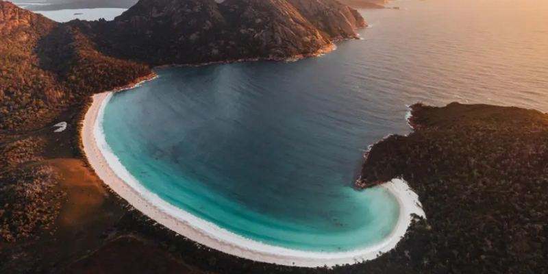 aussiebucketlist.com.au - Wineglass Bay Helicopter Delight Flight - 3