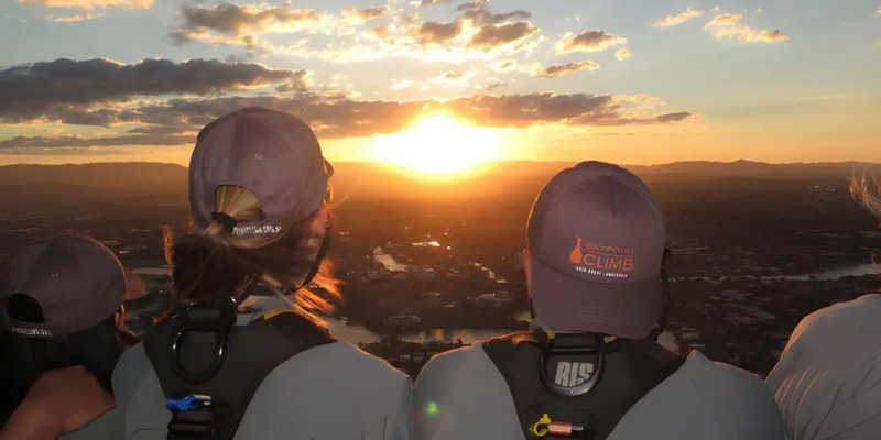 aussiebucketlist.com.au - SkyPoint Twilight Climb - 4