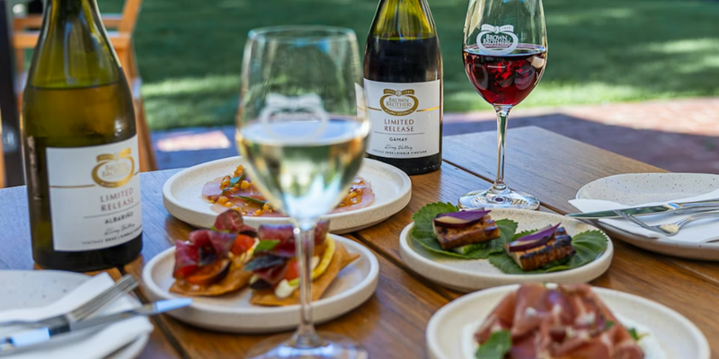 aussiebucketlist.com.au - Brown Brothers Restaurant - 1