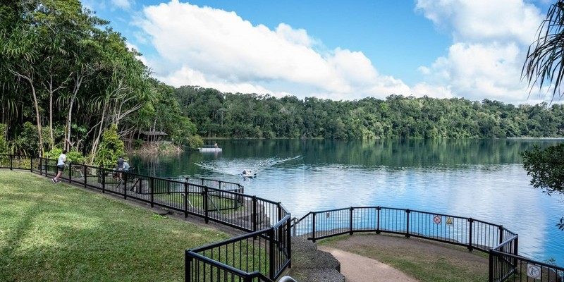 aussiebucketlist.com.au - Lake Eacham - 2