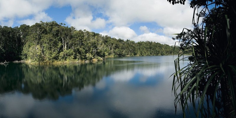 aussiebucketlist.com.au - Lake Eacham - 3