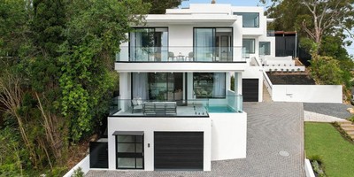 Luxury Waterside Home in Sydney