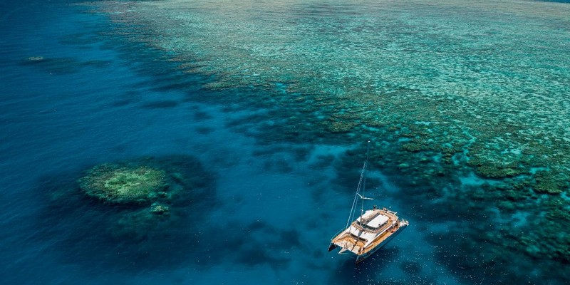 aussiebucketlist.com.au - Fly & Sail Cairns Great Barrier Reef Package - 2