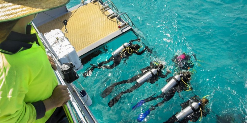 aussiebucketlist.com.au - Fly & Sail Cairns Great Barrier Reef Package - 4
