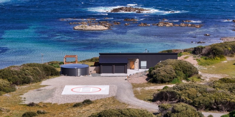 aussiebucketlist.com.au - Latitude Luxury Holiday Home - 1